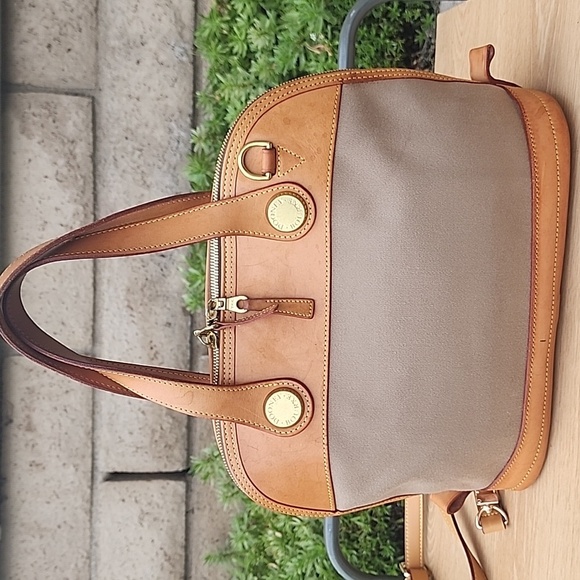 Vintage Dooney & Bourke Canvas Cabriolet Dome Satchel Crossbody Shoulder bag - Picture 3 of 16